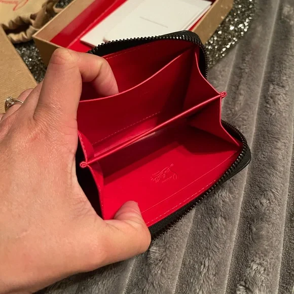 LIKE-NEW ¡AUTHENTIC! CHRISTIAN LOUBOUTIN COIN WALLET really cute! - Picture 3 of 7